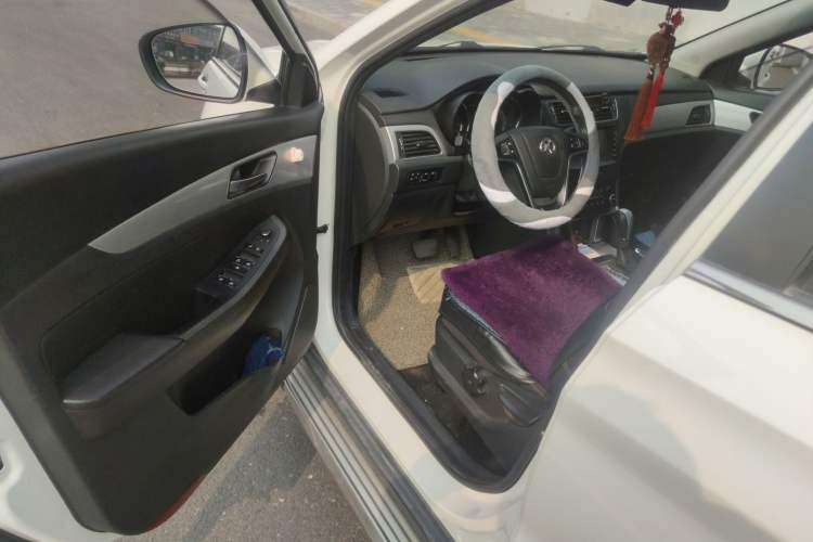 Used BAIC Senova X55 2016 1.5T CVT Comfort Version Driver Seat
