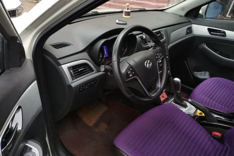 Used BAIC Senova X55 2016 1.5T CVT Elite Edition Driver Seat
