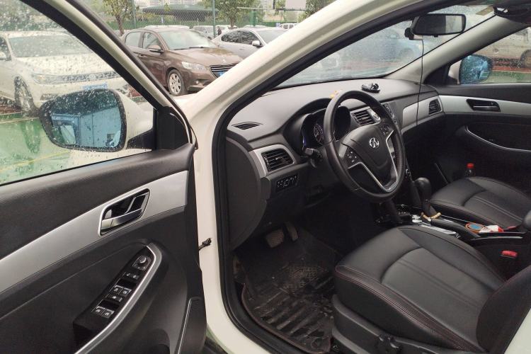 Used BAIC Senova X55 2016 1.5T CVT Elite Edition Driver Seat