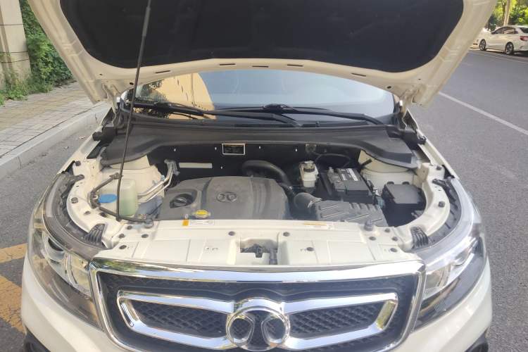 Used BAIC Senova X55 2016 1.5T CVT Elite Edition Engine Bay