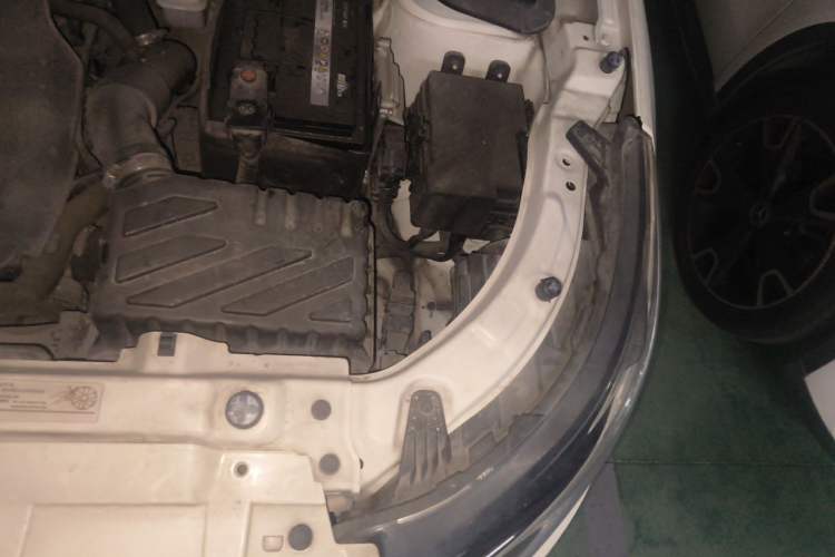 Used BAIC Senova X55 2016 1.5T CVT Luxury Edition Engine Bay Left