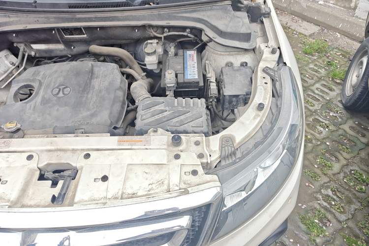 Used BAIC Senova X55 2016 1.5T CVT Luxury Edition Engine Bay Left
