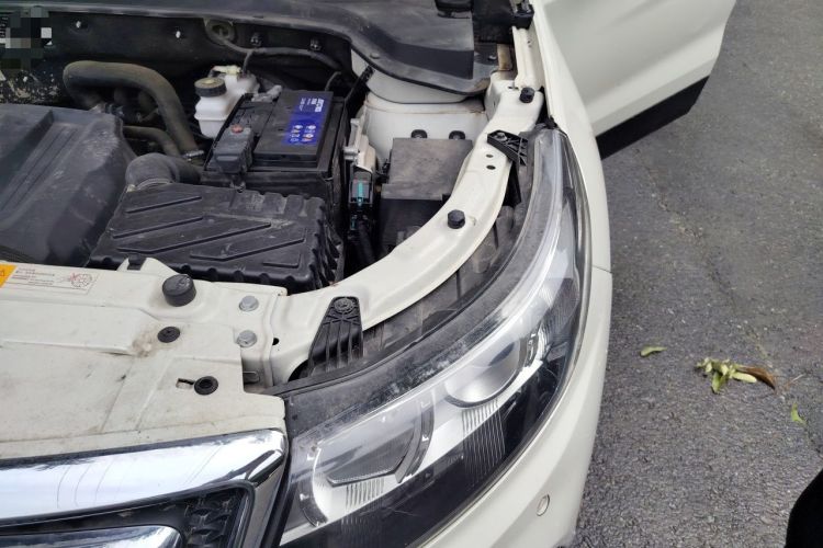Used BAIC Senova X55 2016 1.5T CVT Luxury Edition Engine Bay Left