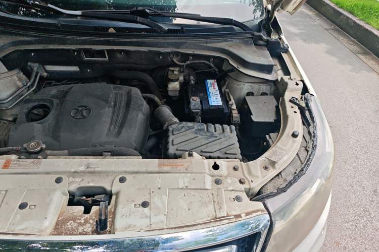 Used BAIC Senova X55 2016 1.5T CVT Luxury Edition Engine Bay Left