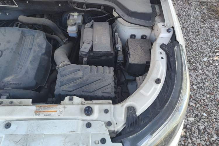 Used BAIC Senova X55 2016 1.5T CVT Luxury Edition Engine Bay Left