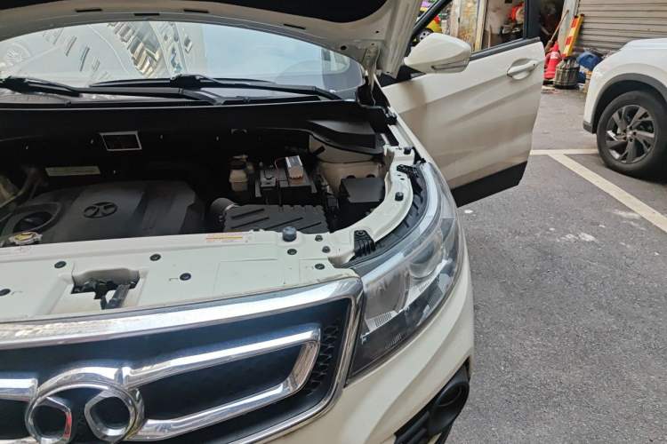 Used BAIC Senova X55 2016 1.5T CVT Elite Edition Engine Bay Left