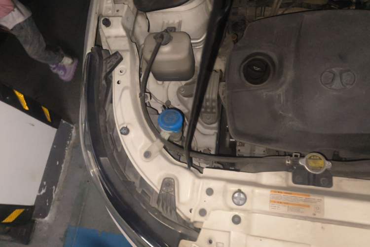 Used BAIC Senova X55 2016 1.5T CVT Luxury Edition Engine Bay Right