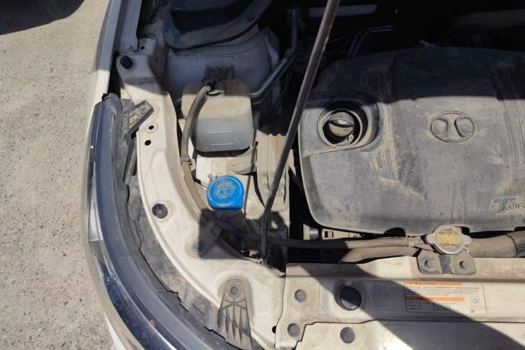 Used BAIC Senova X55 2016 1.5T CVT Luxury Edition Engine Bay Right