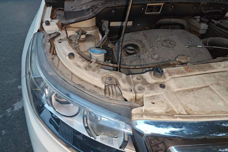 Used BAIC Senova X55 2016 1.5T CVT Elite Edition Engine Bay Right