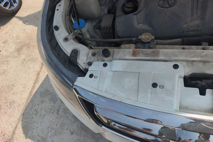 Used BAIC Senova X55 2016 1.5T CVT Luxury Edition Engine Bay Right