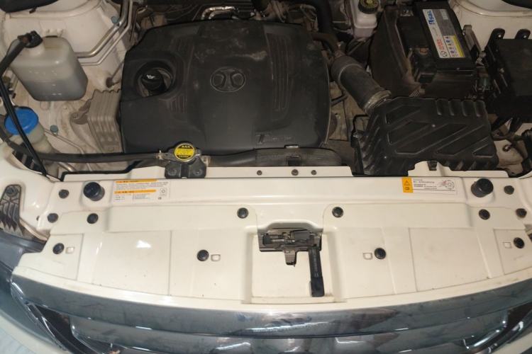 Used BAIC Senova X55 2016 1.5T CVT Luxury Edition Engine Bay