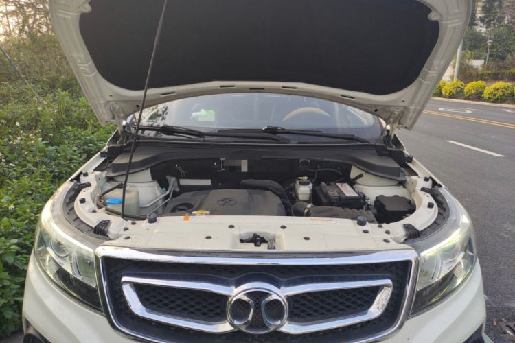 Used BAIC Senova X55 2016 1.5T CVT Elite Edition Engine Bay