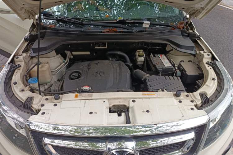 Used BAIC Senova X55 2016 1.5T CVT Elite Edition Engine Bay
