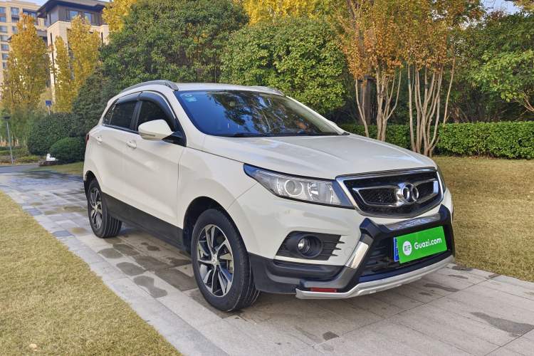 Used BAIC Senova X55 2016 1.5T CVT Elite Edition Exterior 2