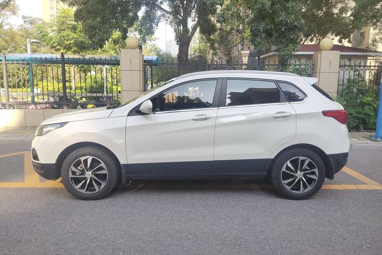 Used BAIC Senova X55 2016 1.5T CVT Elite Edition Exterior 3