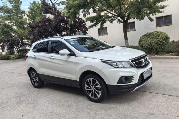 Used BAIC Senova X55 2016 1.5T CVT Elite Edition Exterior 3