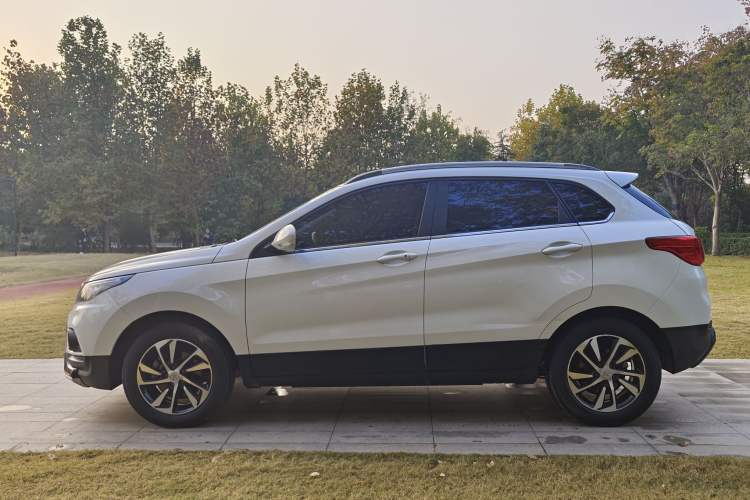 Used BAIC Senova X55 2016 1.5T CVT Elite Edition Exterior 4