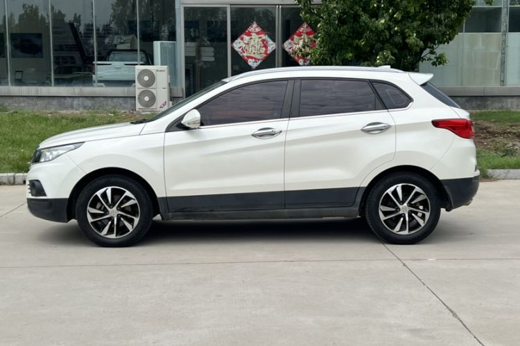 Used BAIC Senova X55 2016 1.5T CVT Elite Edition Exterior 4