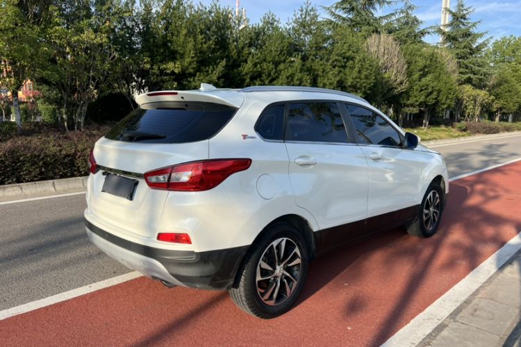 Used BAIC Senova X55 2016 1.5T CVT Luxury Edition Exterior 5