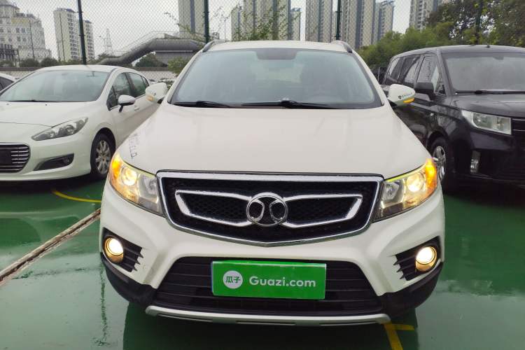 Used BAIC Senova X55 2016 1.5T CVT Elite Edition Front