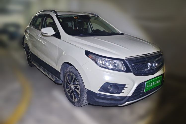 Used BAIC Senova X55 2016 1.5T CVT Elite Edition Front Right 45 Deg