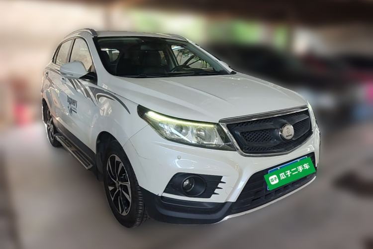 Used BAIC Senova X55 2016 1.5T CVT Luxury Edition Front Right 45 Deg