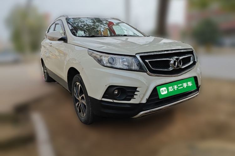 Used BAIC Senova X55 2016 1.5T CVT Elite Edition Front Right 45 Deg