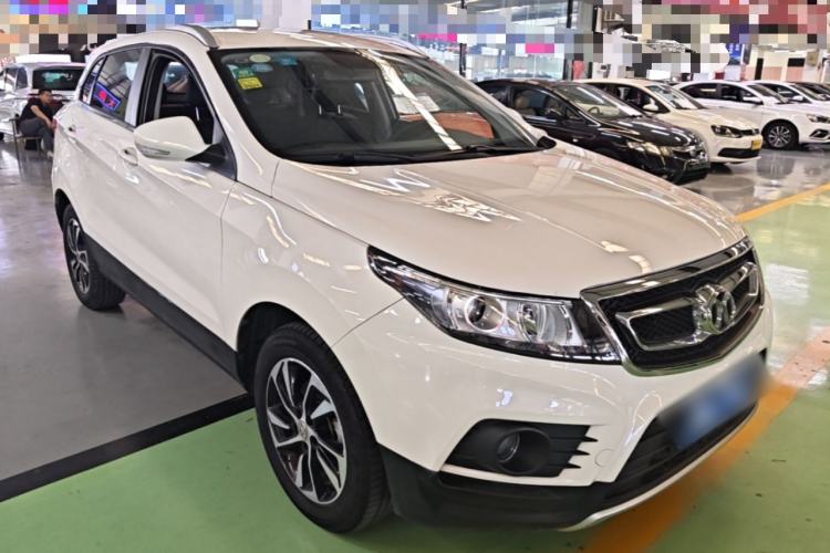 Used BAIC Senova X55 2016 1.5T CVT Elite Edition Front Right 45 Deg