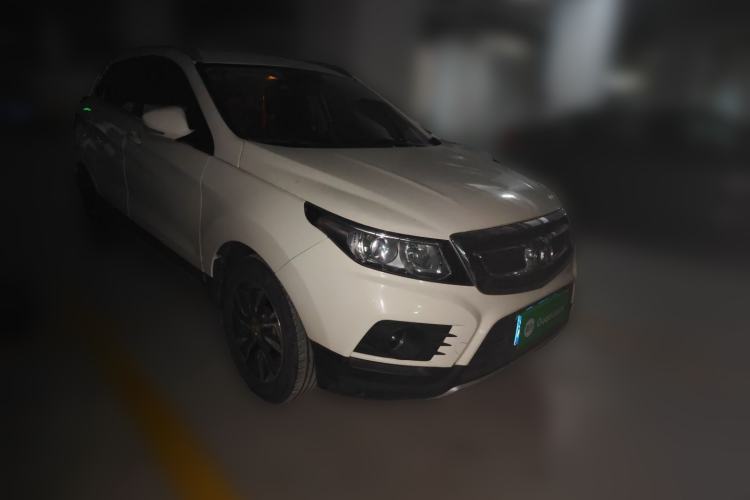 Used BAIC Senova X55 2016 1.5T CVT Elite Edition Front Right 45 Deg