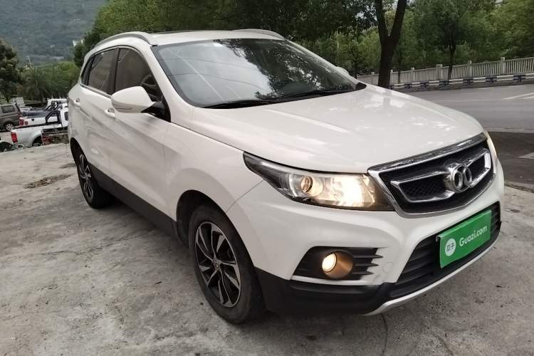 Used BAIC Senova X55 2016 1.5T CVT Elite Edition Front Right 45 Deg