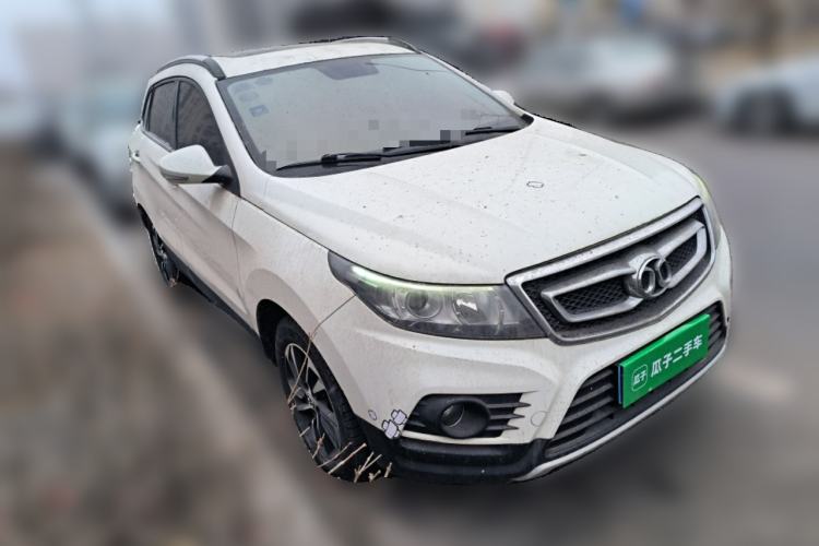 Used BAIC Senova X55 2016 1.5T Manual Elite Edition Front Right 45 Deg