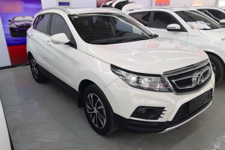 Used BAIC Senova X55 2016 1.5T CVT Elite Edition Front Right 45 Deg