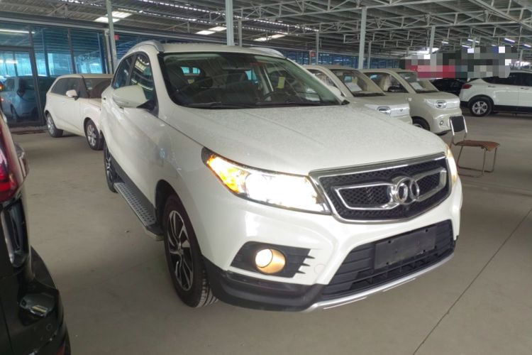 Used BAIC Senova X55 2016 1.5T CVT Elite Edition Front Right 45 Deg