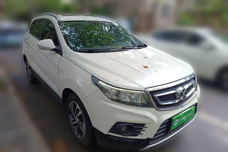 Used BAIC Senova X55 2016 1.5T CVT Elite Edition Front Right 45 Deg