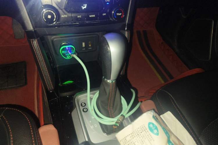 Used BAIC Senova X55 2016 1.5T CVT Luxury Edition Gear Lever