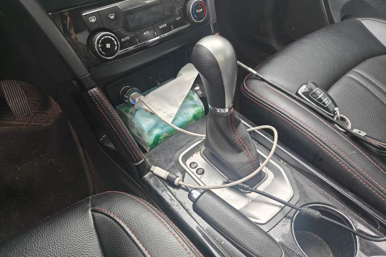 Used BAIC Senova X55 2016 1.5T CVT Elite Edition Gear Lever
