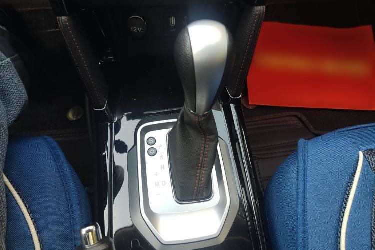 Used BAIC Senova X55 2016 1.5T CVT Elite Edition Gear Lever