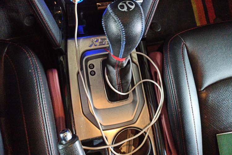 Used BAIC Senova X55 2016 1.5T CVT Elite Edition Gear Lever