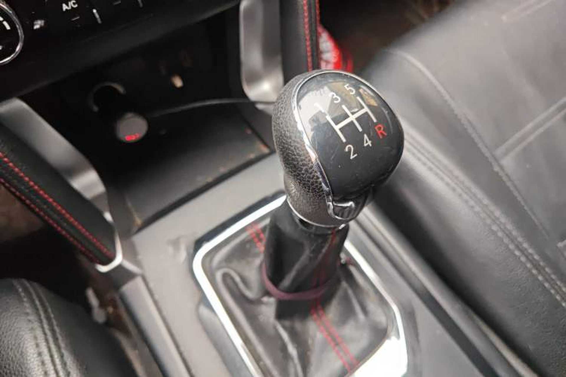 Used BAIC Senova X55 2016 1.5T manual comfort version Gear Lever