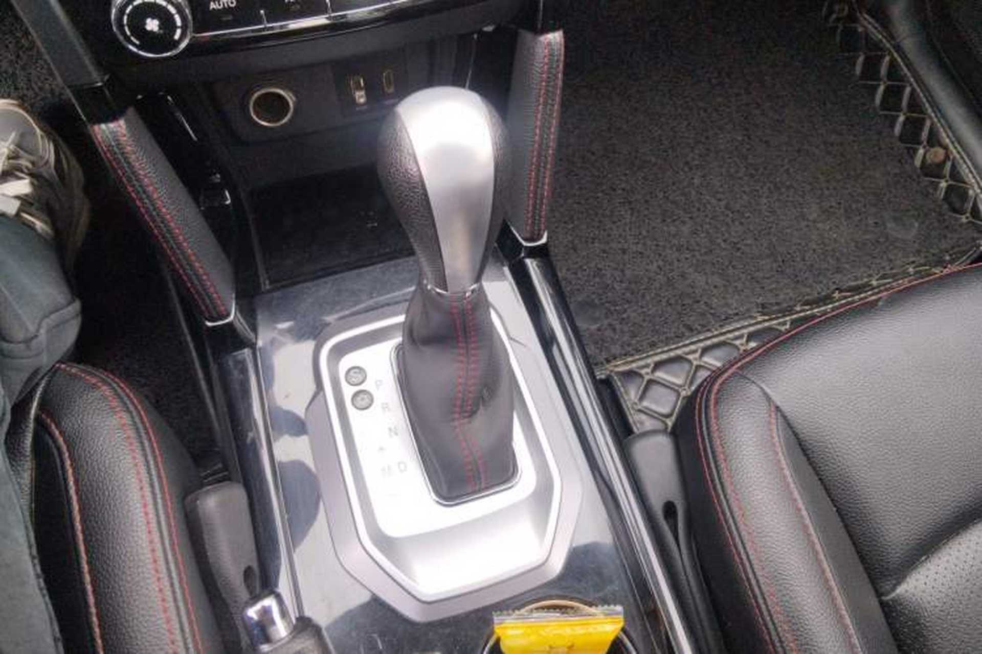 Used BAIC Senova X55 2016 1.5T CVT Elite Edition Gear Lever
