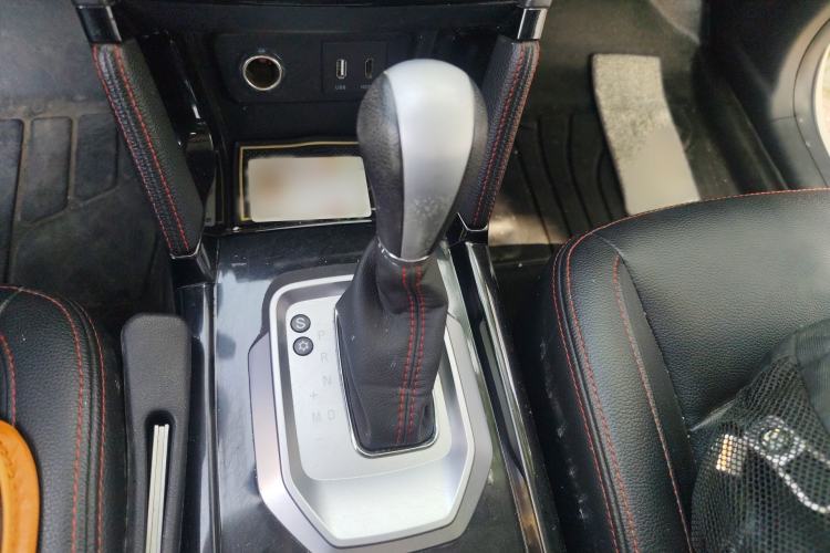 Used BAIC Senova X55 2016 1.5T CVT Elite Edition Gear Lever