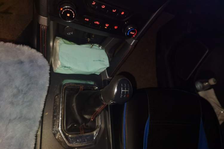 Used BAIC Senova X55 2016 1.5L Manual Comfort Version Gear Lever