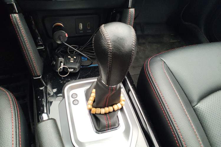 Used BAIC Senova X55 2016 1.5T CVT Elite Edition Gear Lever