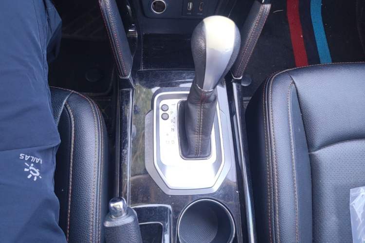 Used BAIC Senova X55 2016 1.5T CVT Luxury Edition Gear Lever