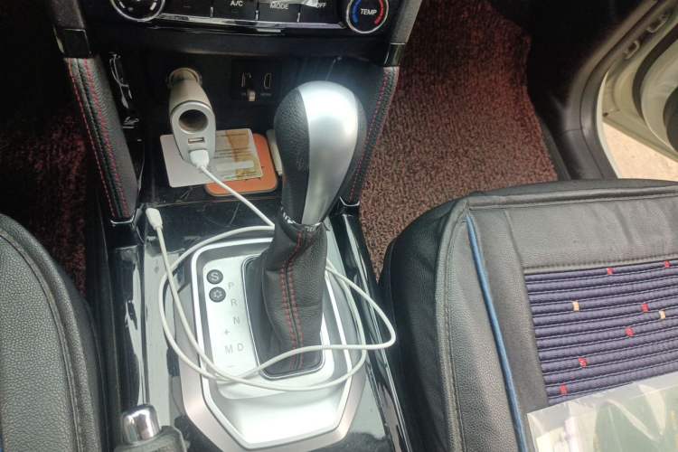 Used BAIC Senova X55 2016 1.5T CVT Luxury Edition Gear Lever
