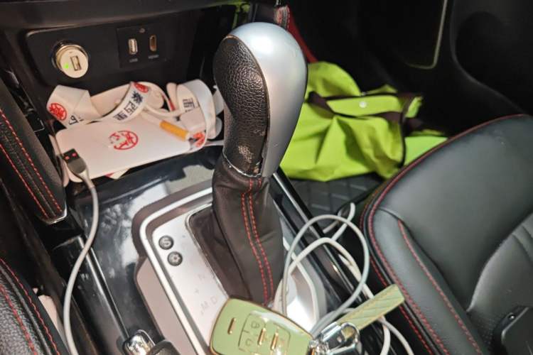Used BAIC Senova X55 2016 1.5T CVT Elite Edition Gear Lever