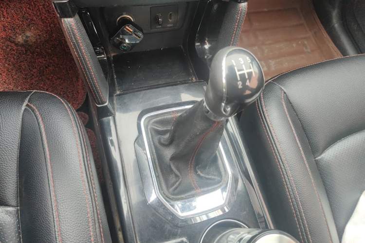 Used BAIC Senova X55 2016 1.5L Manual Elite Edition Gear Lever