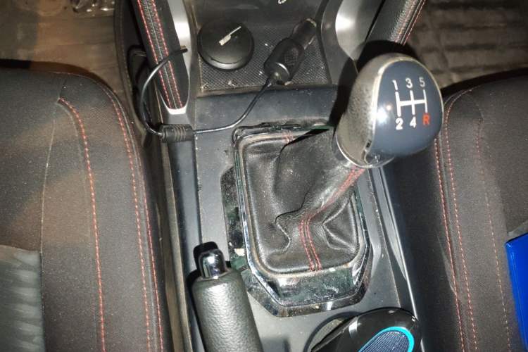 Used BAIC Senova X55 2016 1.5L Manual Comfort Version Gear Lever