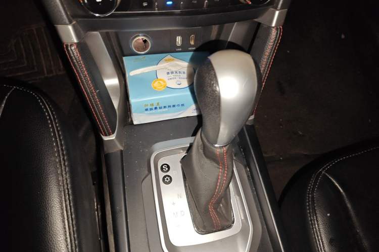 Used BAIC Senova X55 2016 1.5T CVT Comfort Version Gear Lever