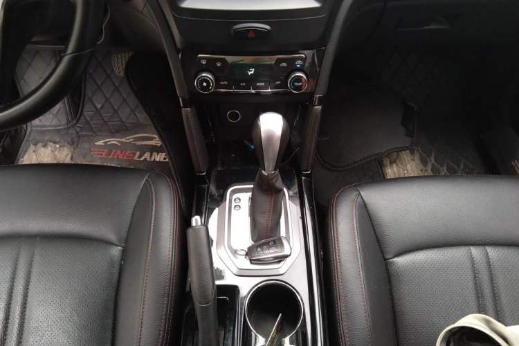 Used BAIC Senova X55 2016 1.5T CVT Elite Edition Gear Lever
